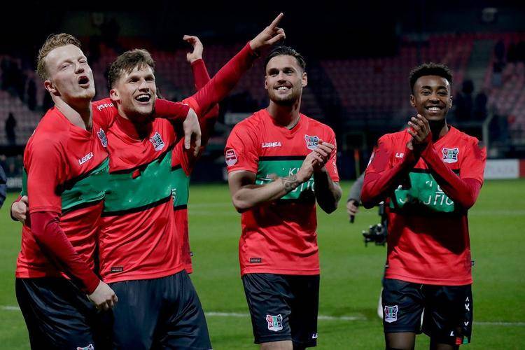 功的背后 功的背后