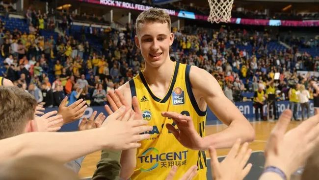 不易受外界 不易受外界