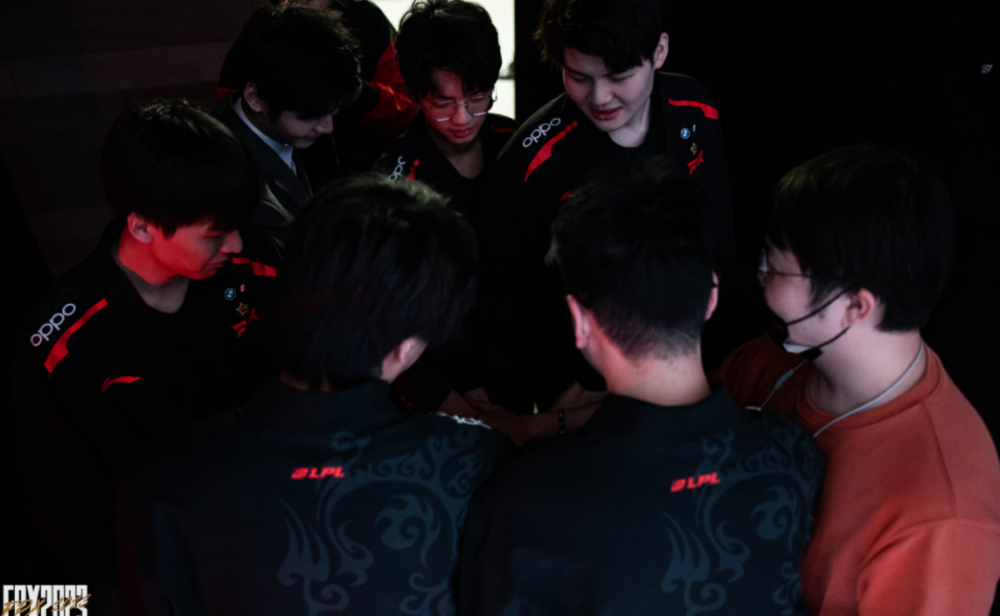 室传递出一 室传递出一